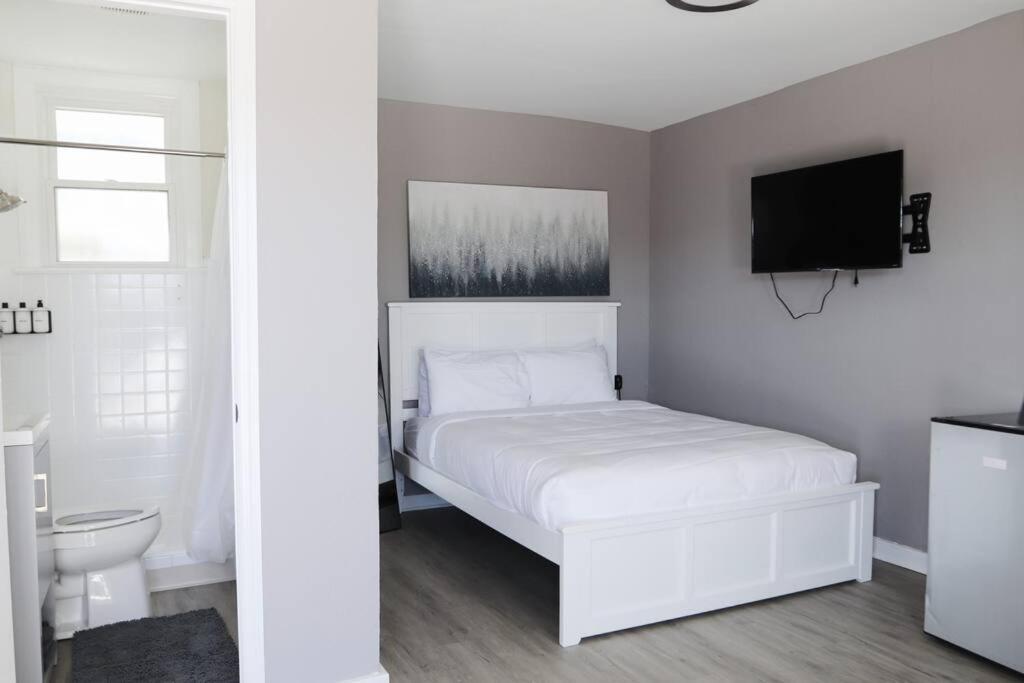 Cozy 1br 10 Min From *